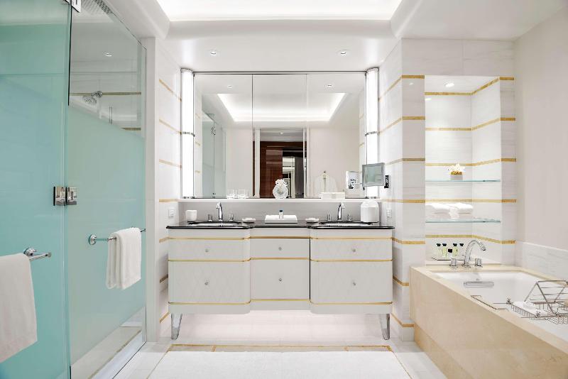 Superior Room with Terrace, Waldorf Astoria Beverly Hills