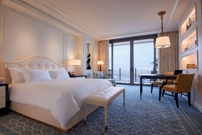 디럭스 룸 킹사이즈 침대, Waldorf Astoria Beverly Hills
