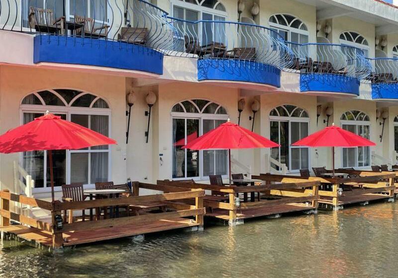 اتاق استاندارد چهار تخته, Swan Lake Villa Resort