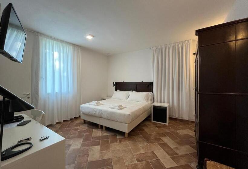 غرفة قياسية مطلّة علي الحديقة, Affittacamere San Mamante