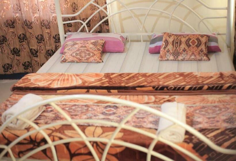 اتاق استاندارد یک نفره, Emmas Guest House