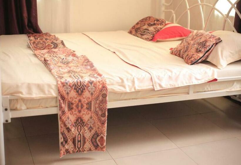 اتاق استاندارد یک نفره, Emmas Guest House