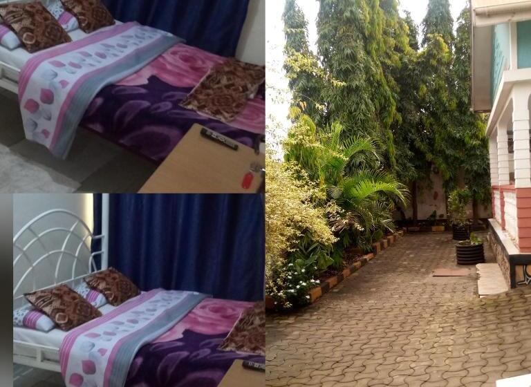 اتاق استاندارد سه نفره, Emmas Guest House