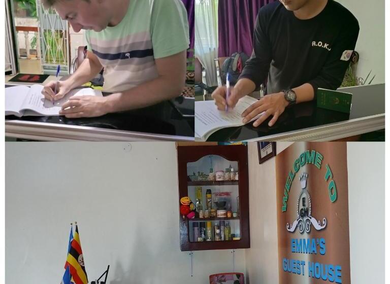 اتاق استاندارد سه نفره, Emmas Guest House