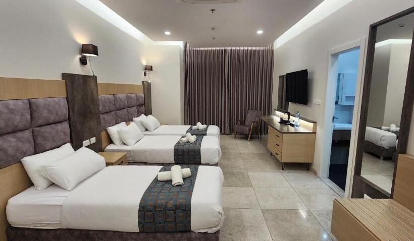 اتاق استاندارد سه نفره, Bright Tower