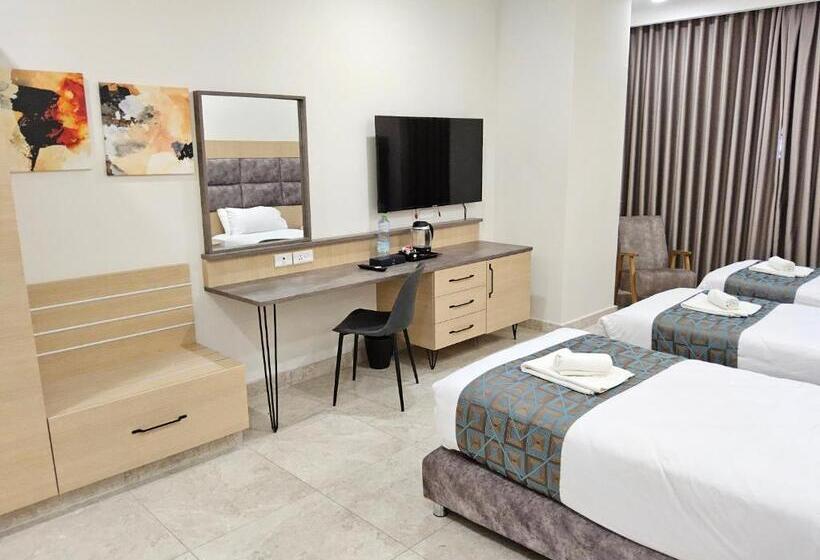 اتاق استاندارد سه نفره, Bright Tower