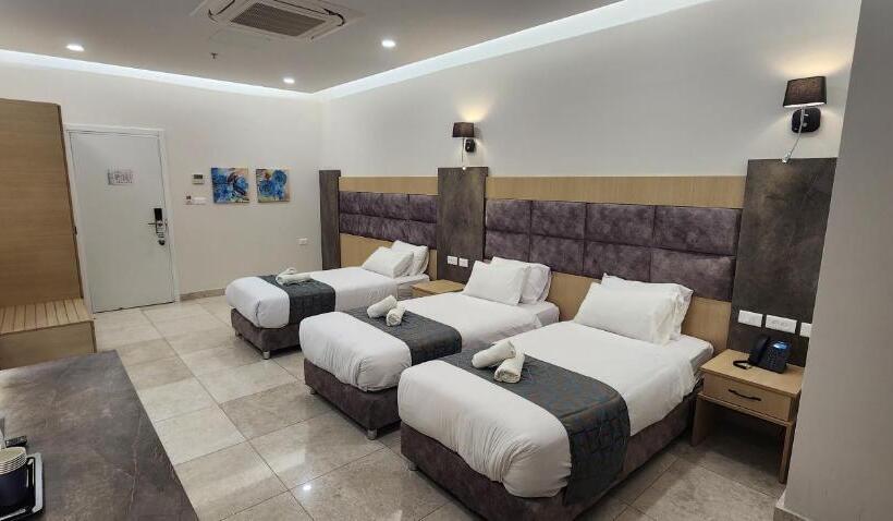 اتاق استاندارد سه نفره, Bright Tower