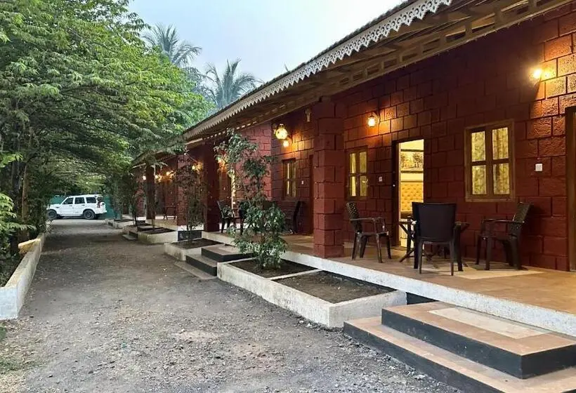 バルコニー付きデラックスルーム, Hrishivan Resort Nagaon