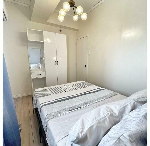 اتاق استاندارد با بالکن, 1 Br Condo In The Heart Of Naga City