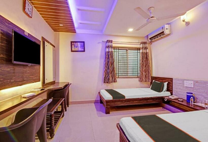 トリプルクラシックルーム, Collection O Hotel City Park