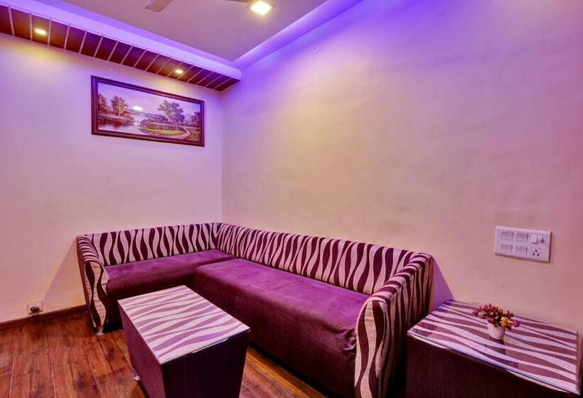 トリプルクラシックルーム, Collection O Hotel City Park