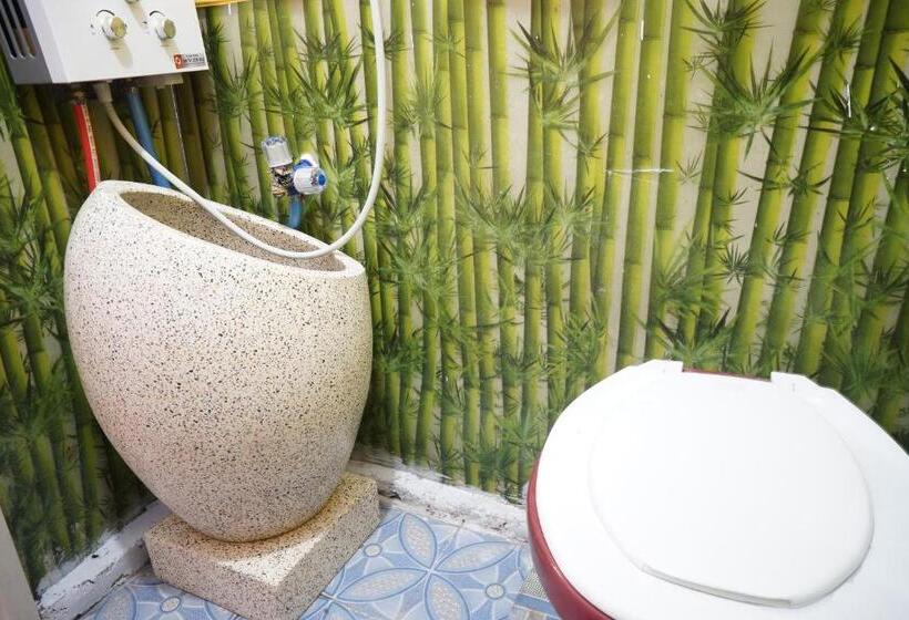 Deluxe Rum, Collection O 93000 Karona Berg Homestay & Cafe