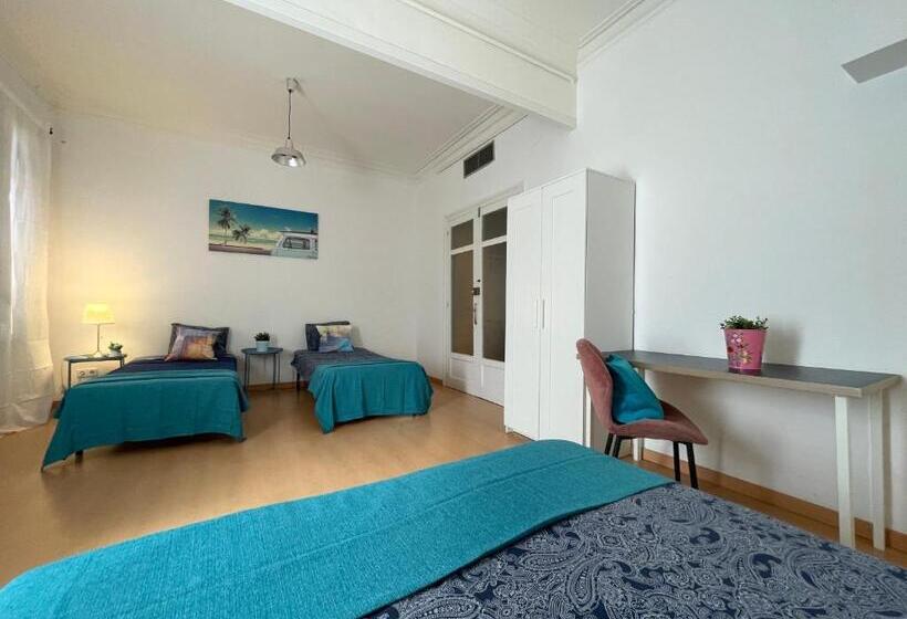 Номер Стандарт Четырехместный Совместный Санузел, Central Rooms Cathedral