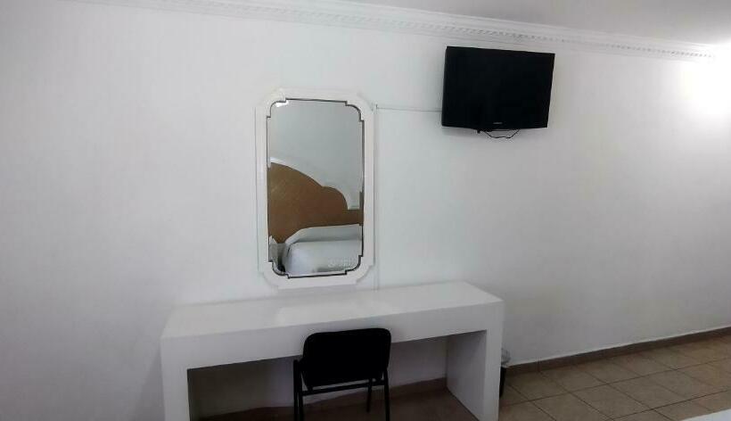 غرفة قياسية, Casa Blanca