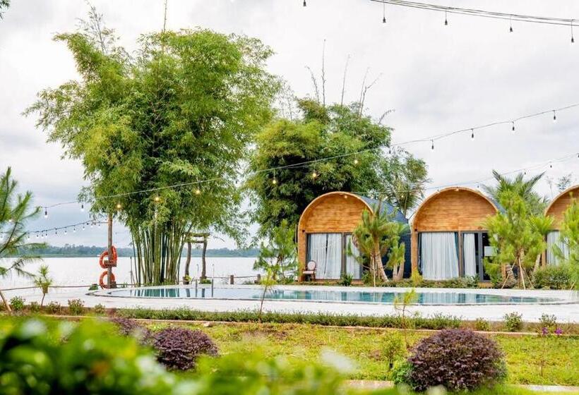 اتاق استاندارد با چشمانداز استخر, Jun S Home