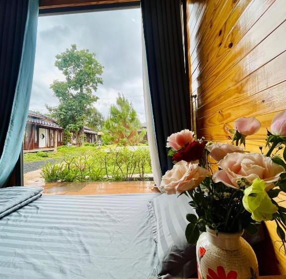 اتاق استاندارد با چشمانداز استخر, Jun S Home