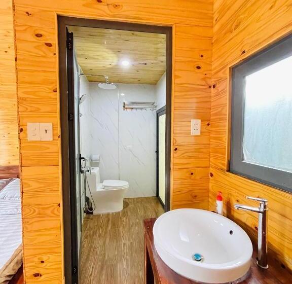 اتاق استاندارد با چشمانداز استخر, Jun S Home