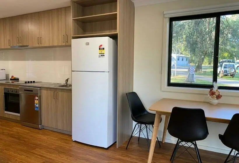 デラックスファミリールーム, Wedderburn Caravan Park