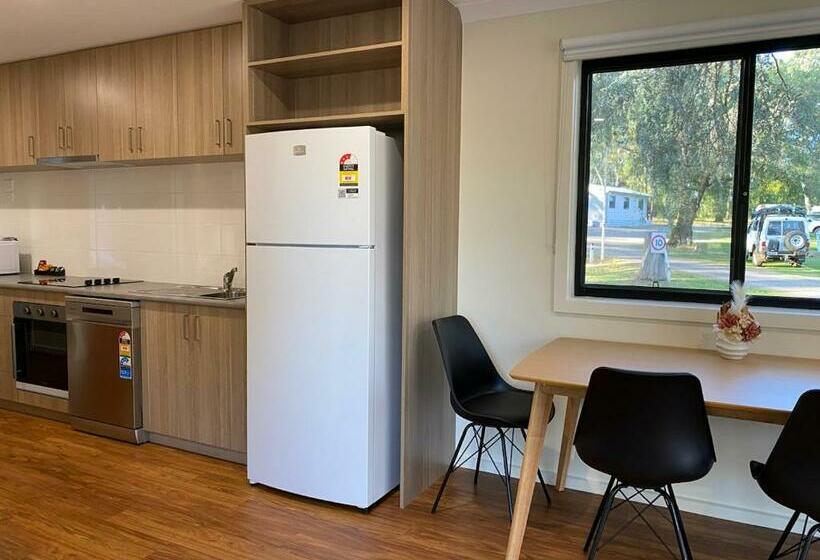 סוויטה משפחתית, Wedderburn Caravan Park