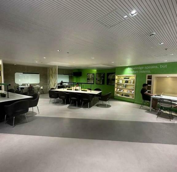 استودیو استاندارد با چشمانداز استخر, Suzi S Place @ Green 2 Residences Free Wi Fi & Netflix