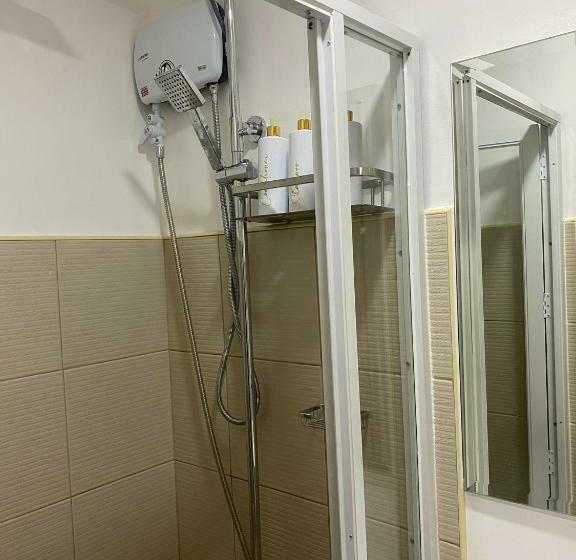 استودیو استاندارد با چشمانداز استخر, Suzi S Place @ Green 2 Residences Free Wi Fi & Netflix