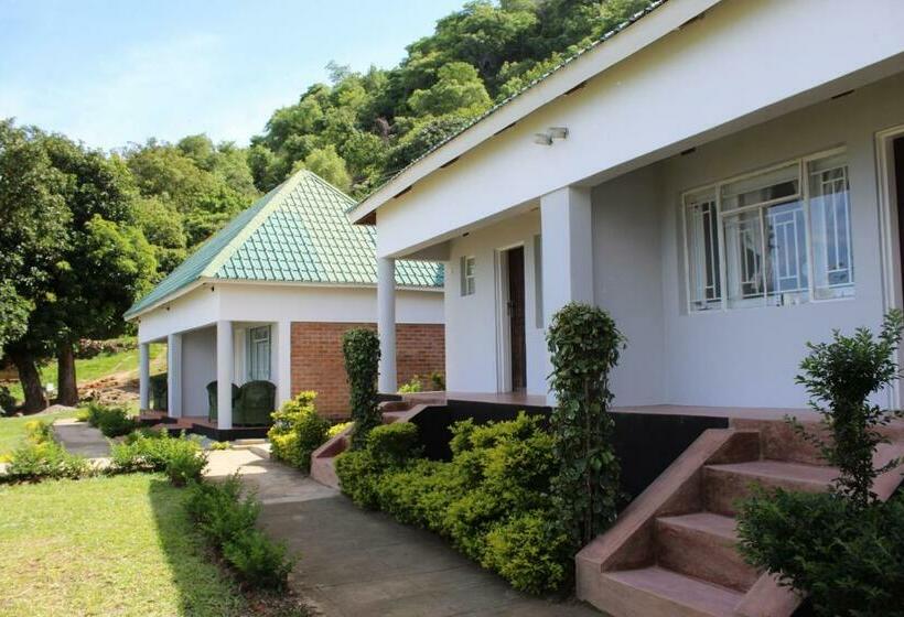 اتاق استاندارد با چشم‌انداز دریاچه, Ndau Lodge