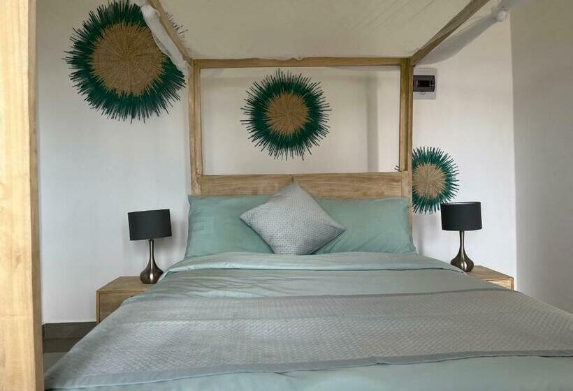 اتاق استاندارد با چشم‌انداز دریاچه, Ndau Lodge