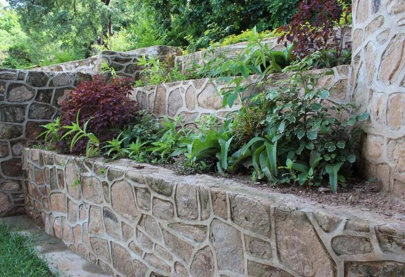 اتاق لوکس با بالکن و چشم‌انداز دریا, Ndau Lodge