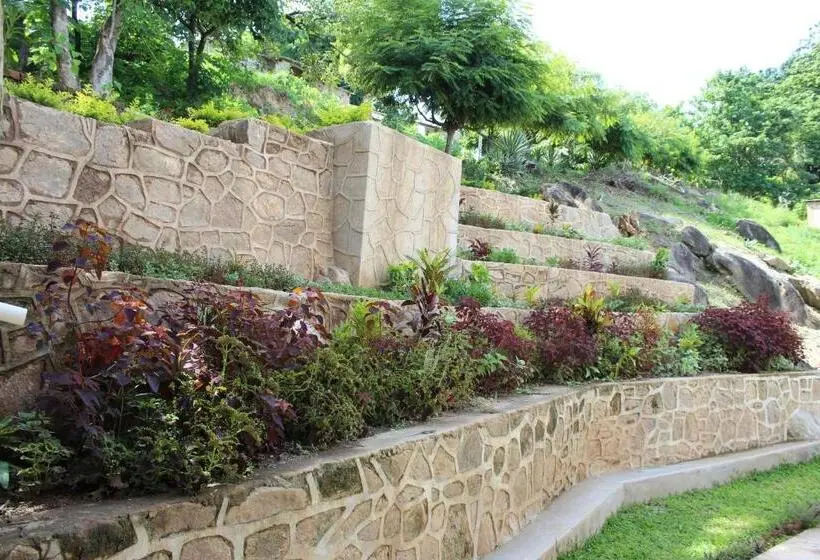 اتاق لوکس با بالکن و چشم‌انداز دریا, Ndau Lodge