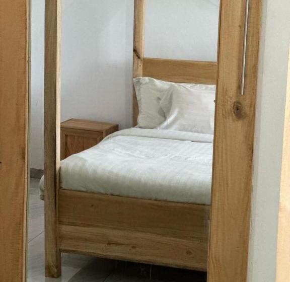 اتاق لوکس با بالکن و چشم‌انداز دریا, Ndau Lodge