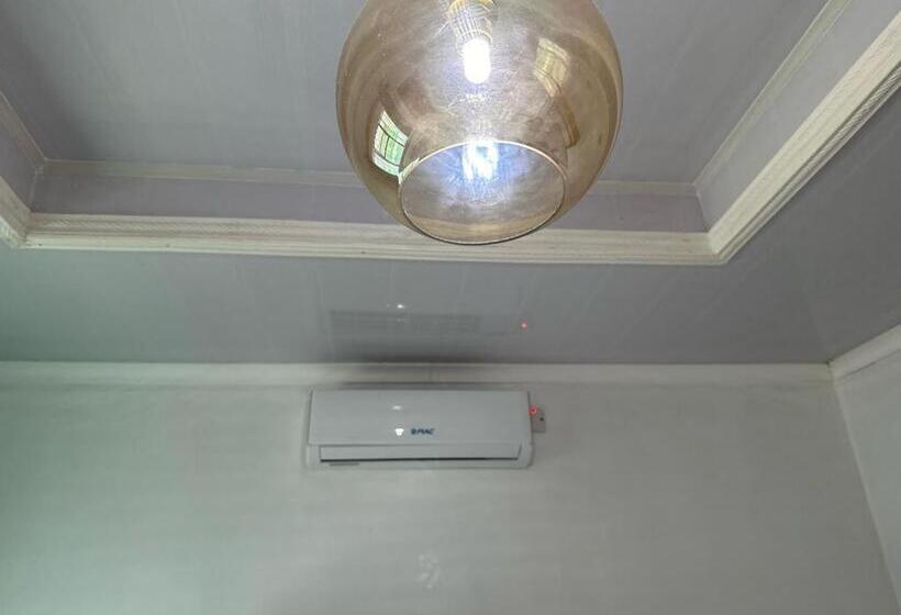 اتاق لوکس با بالکن و چشم‌انداز دریا, Ndau Lodge