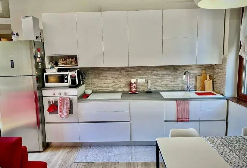 Deluxe Kolmen Hengen Huone, Golden Suite Marta Malpensa Milano Laghi