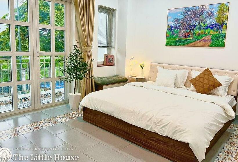 اتاق لوکس با بالکن, The Little House Cotton White