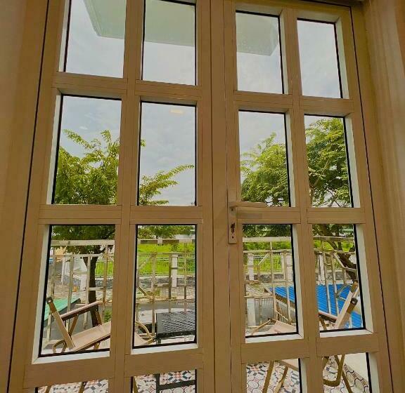 اتاق لوکس با بالکن, The Little House Cotton White