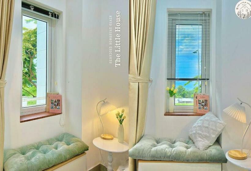 اتاق لوکس با بالکن, The Little House Cotton White