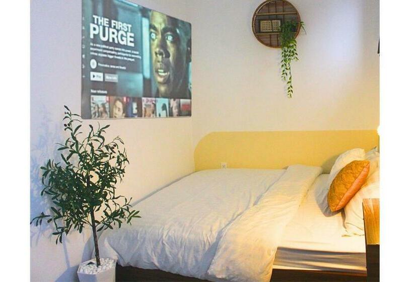 اتاق لوکس, The Little House Cotton White