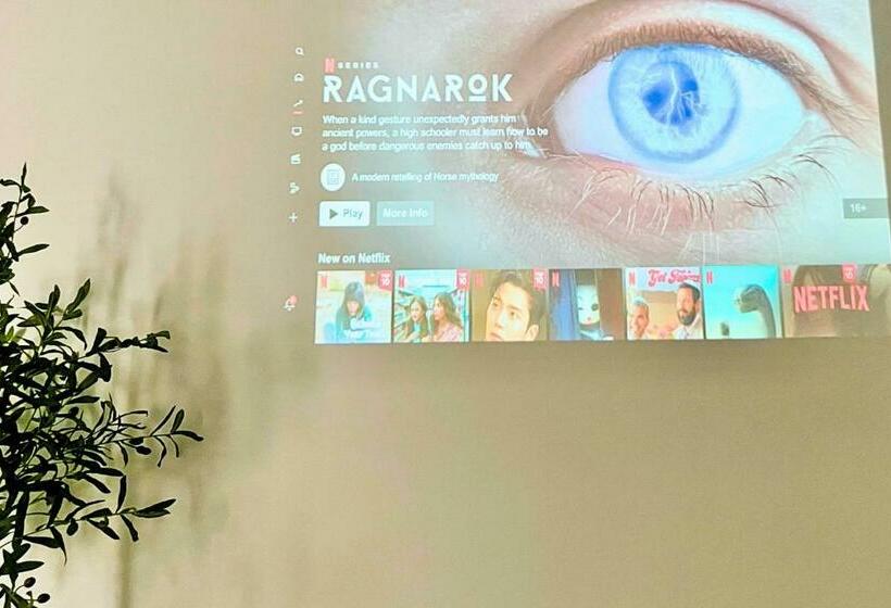 اتاق لوکس, The Little House Cotton White