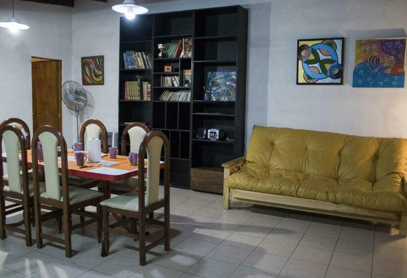 家庭洋房, Las Lechuzas