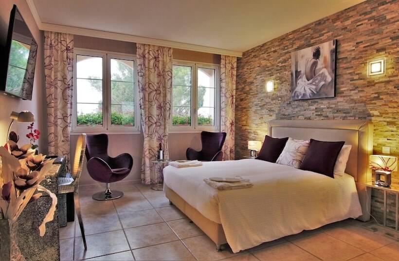 Номер Стандарт Вид на Бассейн, Le Mas Champenois