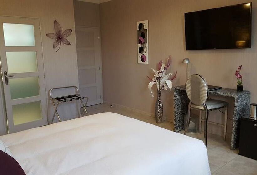 Номер Стандарт Вид на Бассейн, Le Mas Champenois