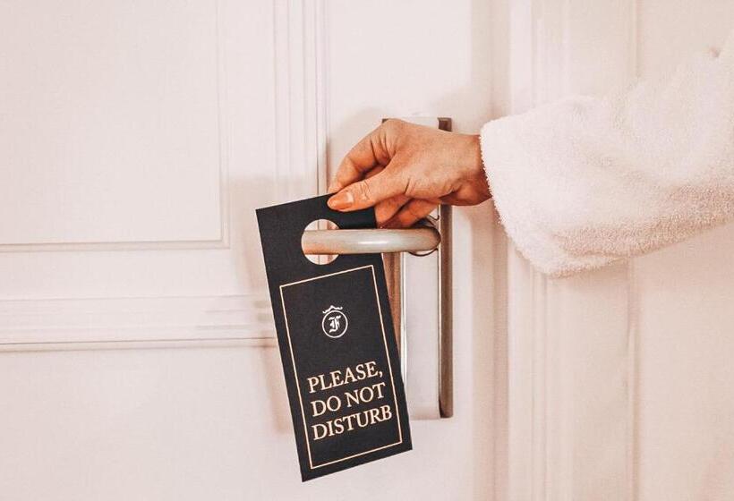 Полулюкс, Flower Hotels & Resorts