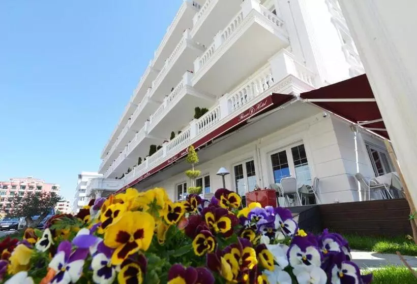 اتاق استاندارد سه تخته با بالکن, Flower Hotels & Resorts
