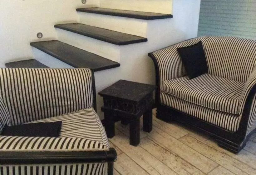 اتاق استاندارد یک نفره, Delisi
