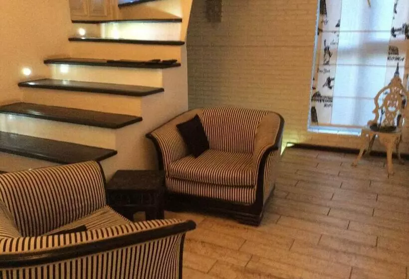 اتاق استاندارد یک نفره, Delisi