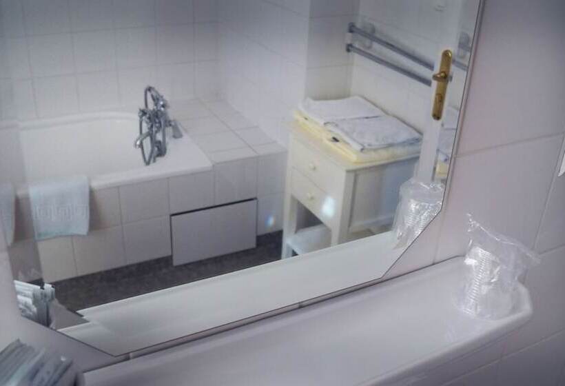 غرفة عائلية, Du Saumon