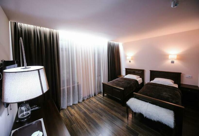 اتاق استاندارد, Dvin