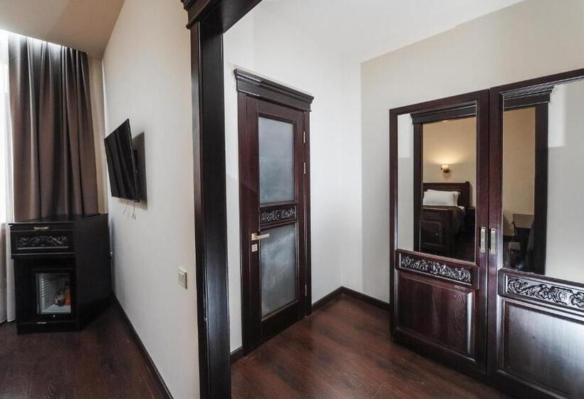 اتاق استاندارد, Dvin