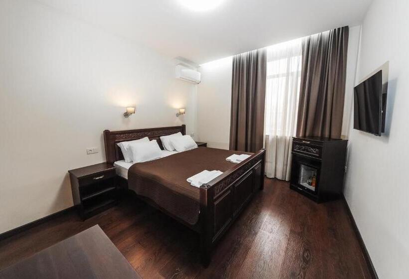 اتاق استاندارد, Dvin