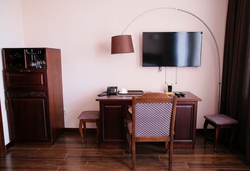 اتاق استاندارد, Dvin