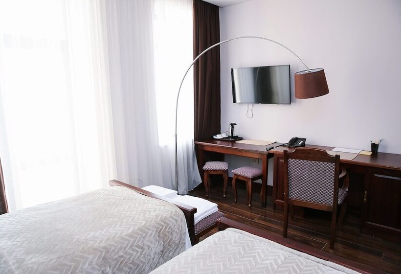 اتاق استاندارد, Dvin